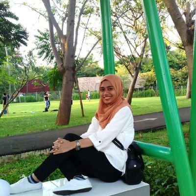 _Reny15's profile picture. MTsN 12 JKT || MAN 10 JKT || Literature student of Pamulang University || Instagram : Renyhrdy