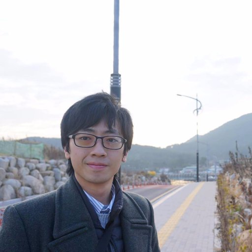 l_sshawn's profile picture. One feet in quantitative finance, another feet in machine learning and both hands on the piano playing La Campanella.