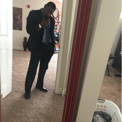 Whole new twitter. Whole new me. Im about my ends. Watchu making your life about? IG: @gunsandbuttah Chasing my college degree.