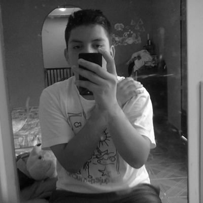 Rafaelr26514532's profile picture. La vida es una no la desperdisies solo sigue tu curso asia adelante y nunca voltees asia el pasado