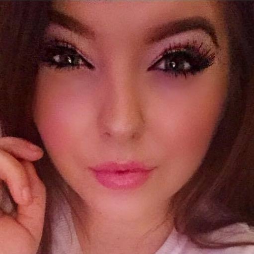 AverageTeen999's profile picture. Your average empty headed teenage Twitter girl. On my phone 24/7 and never keep any secrets.