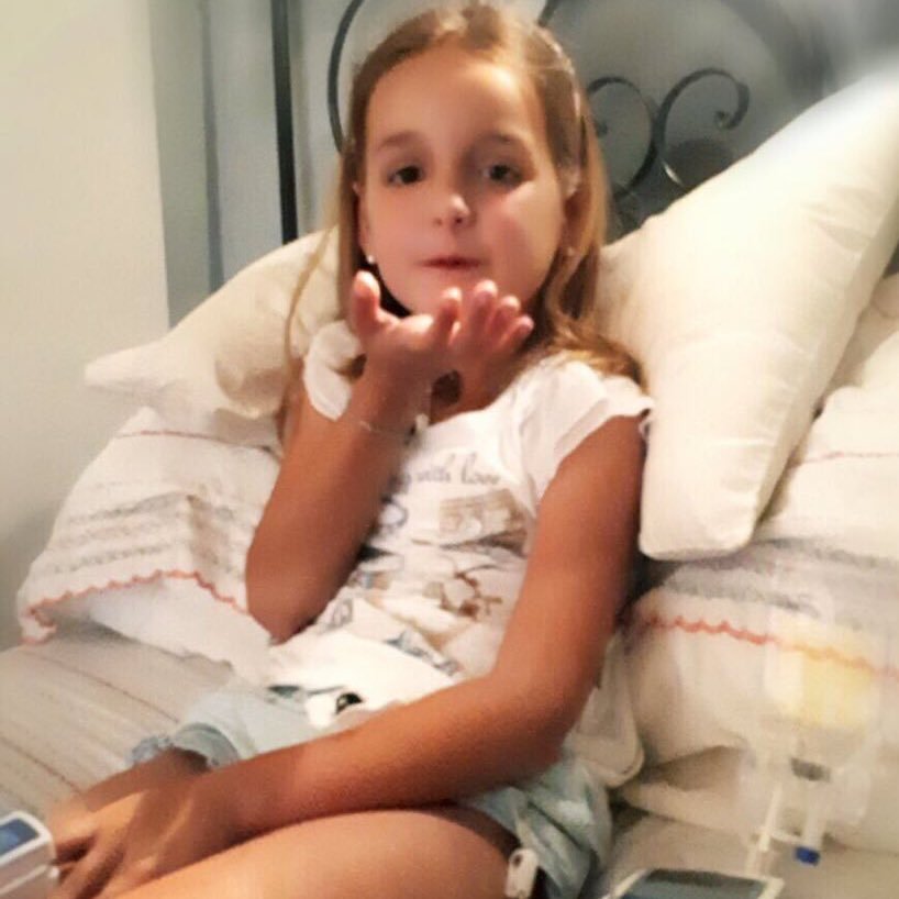 Paola tiene 8 años. Padece Fibrosis Quística. Conseguimos chaleco Vest Hill-Rom. Seguimos por terapias y ayuda a más niños. Con los que investigan curación 💞💨