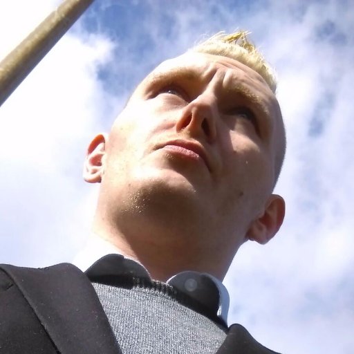 EldoMartinezzz's profile picture. #Gelsenkirchen #Php #Programmierer #Musiker #electro