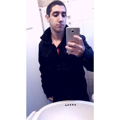 Miliano97's profile picture. Me gusta las peliculas y el Anime. Soy estudiante del idioma Japones y estudio en la FCEA📚📚.