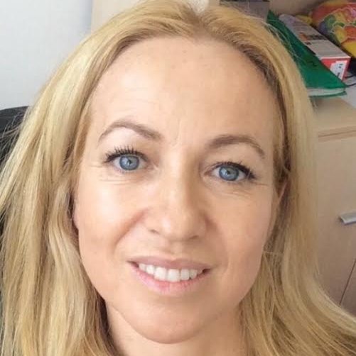 Marlexei's profile picture. Copywriter, especializada en la redacción de textos de venta con respuesta directa. Apasionada del #Marketing emocional aplicando el #Copywriting americano.