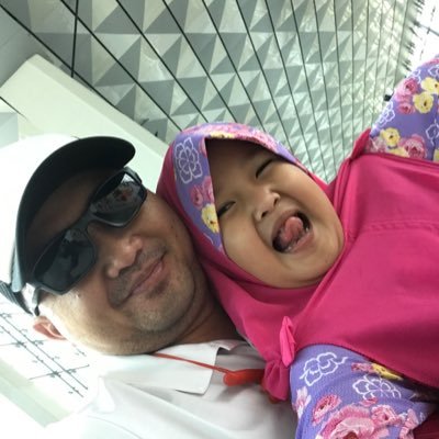 Mencium bumi berharap ke langit