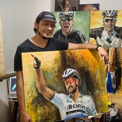 Escultor y pintor nacido en Betulia-Santander. Desarrolla un ambicioso proyecto con la serie “El tour detrás del tour” desde el año 2015.