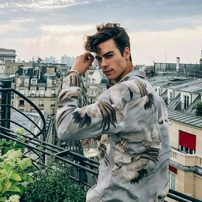 rpwithjoshua's profile picture. Et qu’on se noie dans les nuits fauves.