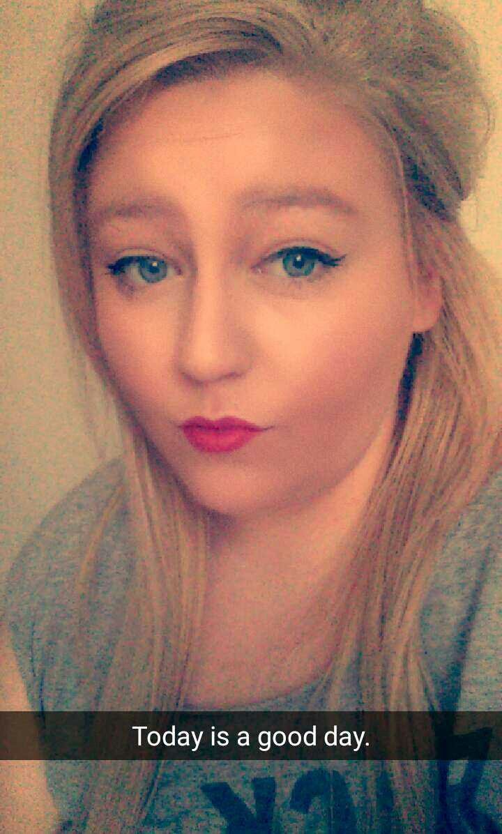 Charlottie_19's profile picture. 