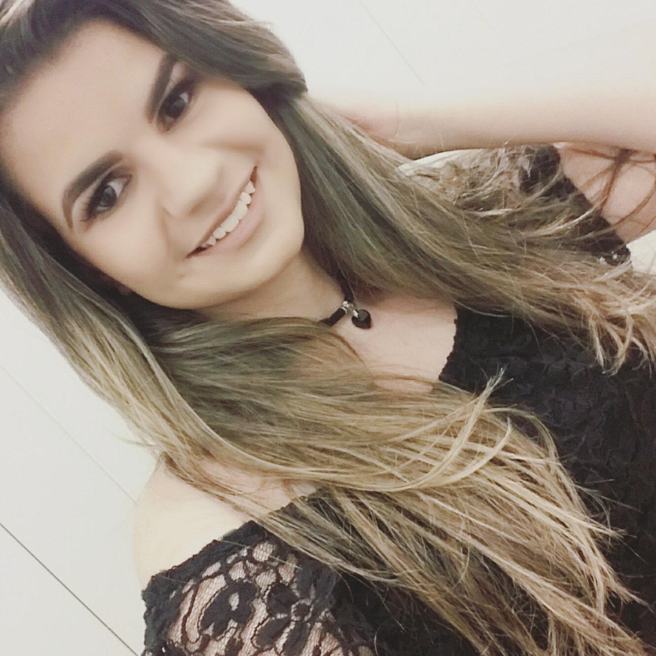 _JoyMelo's profile picture. All the voices in my head 💓