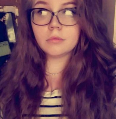 GGrundhal's profile picture. Makeup, writing, fashion, and adventure♡