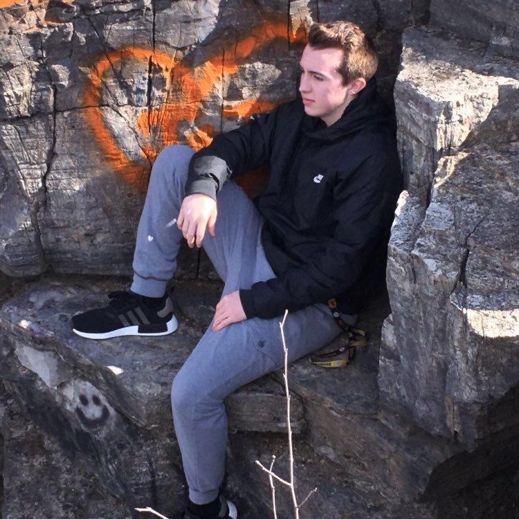 thomasbryant19's profile picture. 