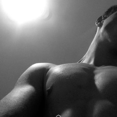 qruizin's profile picture. Living by the motto- eat, supp, train, repeat. Live and breath adrenaline and the outdoors. Football is my life. Gamer- add qruizin and suprmcys. Peace🙏🏽