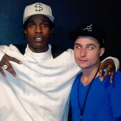 DrewanWickson's profile picture. Follow your dreams an live with no regrets