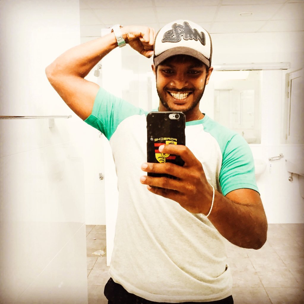 VirajHettiarac2's profile picture. I never keep a scorecard 💳 or the batting averages 🏏What I got to know, I keep in my mind..😎