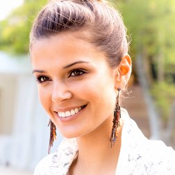 paola_vicuna_es's profile picture. Editora y un poco loca, amante de los libros y tambien de las naves espaciales. Venezolana en México y llena de alegría con videojuegos nuevos.