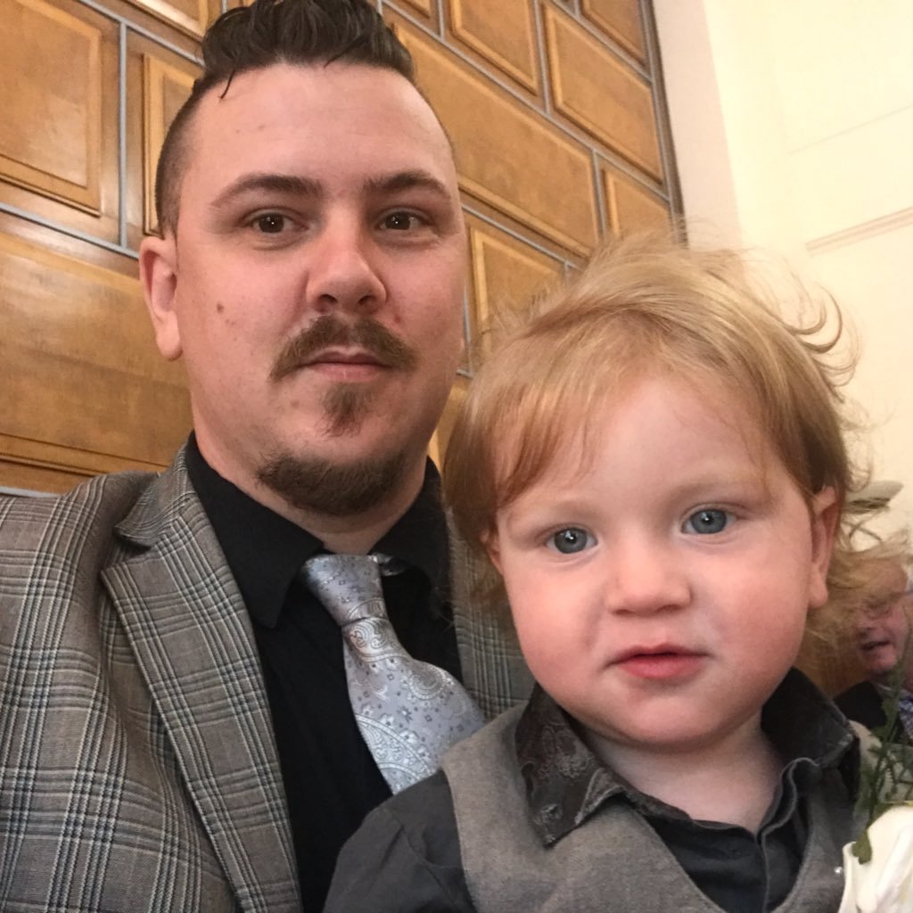 _Terry_Henley_'s profile picture. Me, my wife, 3 kids, a couple of rabbits and the old dogs. love Football, Lucha and gaming. also paint a bit too.