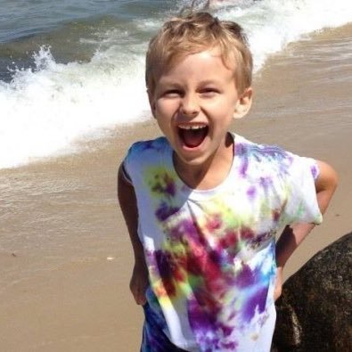 Just turned 8||Sitting in school ||Likes to swim||Doesn't like loud noises||Allergic to peanut butter||Little prince to @Harkness_Jacob and @Lucas_Joshua_