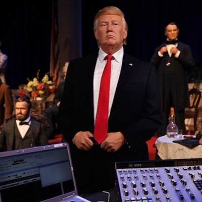 Pres, Audio-Anamatronic & all around MAGA kinda guy. When the lights go off, so do I. My location: Hall Of Presidents.