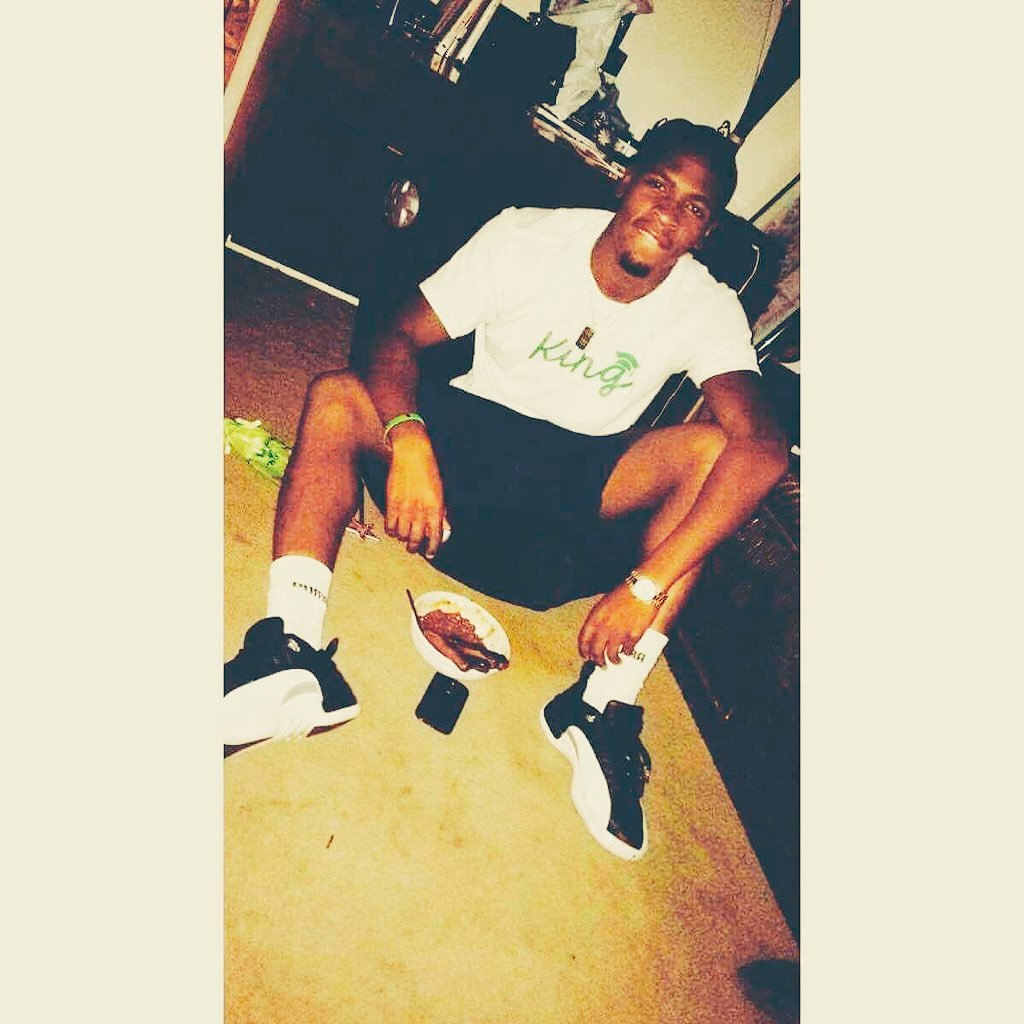 Wasn't Focused, Became Focused, Staying Focused SC: @pumakid_53 IG: @priorities__1st Raised by dem 4's #01/03/15 3 years and going