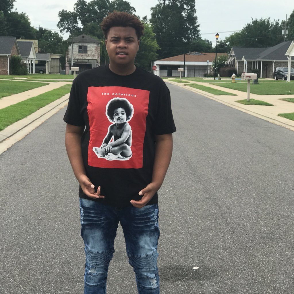 secure that bag💰 never chase no bitch🙅🏽♂️ me fear no enemies🚫