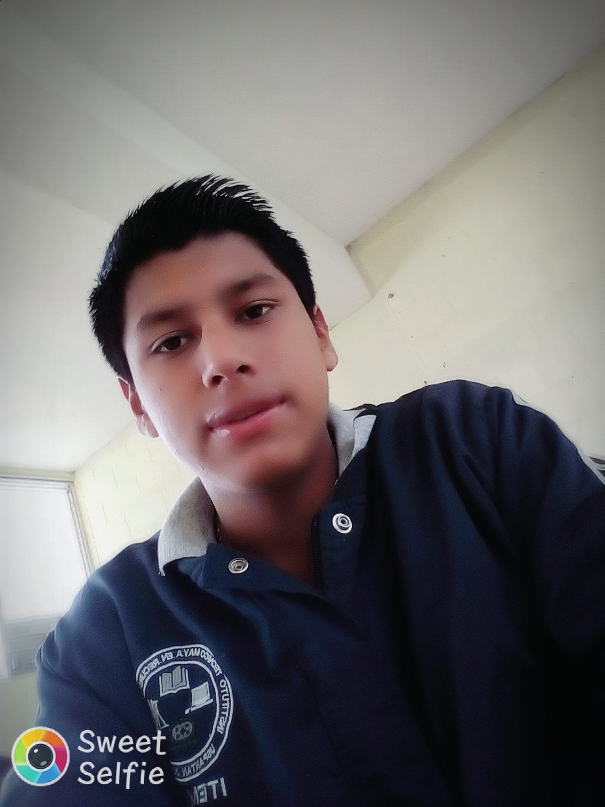 AdryPoou's profile picture. 