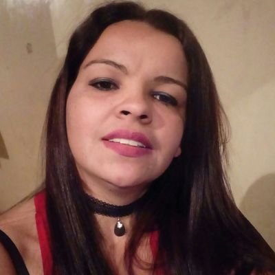 Amo bts,amo musica,amo filmes.odeio que me encham o saco.