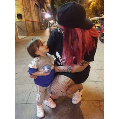 Con caracter y amante de las motos.
                        la princesa de mi vida. 31 👑👶

chochii👭💞 
piercings💉

locos haciendo locuras
I💖techno