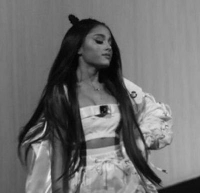 PELO AMOR DE DEUS ME AJUDA DANDK RT NESSES TWEETS E SEGUE @ARIANANBRA PF EU TE IMPLOTO OBRIGADO VC E TOP VC MERECE MUITO DINHEIRO