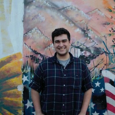 Ex Vocero @ConesChile 2016, Estudiante de Ingeniería Comercial de la Universidad de Valparaíso, Liceo Barros Borgoño, Militante de las gloriosas @jjcc_chile