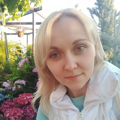 хороший ли я человек? нет. но стараюсь ли я стать лучше? тоже нет)