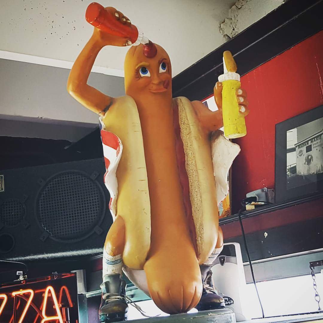 stripper, writer, nail biter// WORK: @IMPOSE @DigBoston @poolpoetry @sheshredsmag @k_recs // FIND ME HERE : https://t.co/ikgIkyKCZm