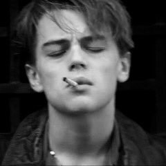 urpwleo's profile picture. ᴍᴀʏʙᴇ ᴡᴇ ғᴇᴇʟ ᴇᴍᴘᴛʏ ʙᴇᴄᴀᴜsᴇ ᴡᴇ ʟᴇᴀᴠᴇ ᴘɪᴇᴄᴇs ᴏғ ᴏᴜʀsᴇʟᴠᴇs ɪɴ ᴇᴠᴇʀʏᴛʜɪɴɢ ᴡᴇ ᴜsᴇᴅ ᴛᴏ ʟᴏᴠᴇ.