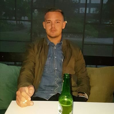 JMarcusA's profile picture. Om du kan läsa det här.. så är jag inte imponerad, de flesta kan läsa