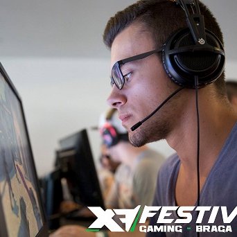 typhoonSTAR's profile picture. CS:GO player for TBA

https://t.co/RqrdrZNAkQ