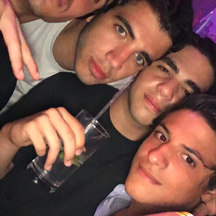 robertoatiquec's profile picture. 