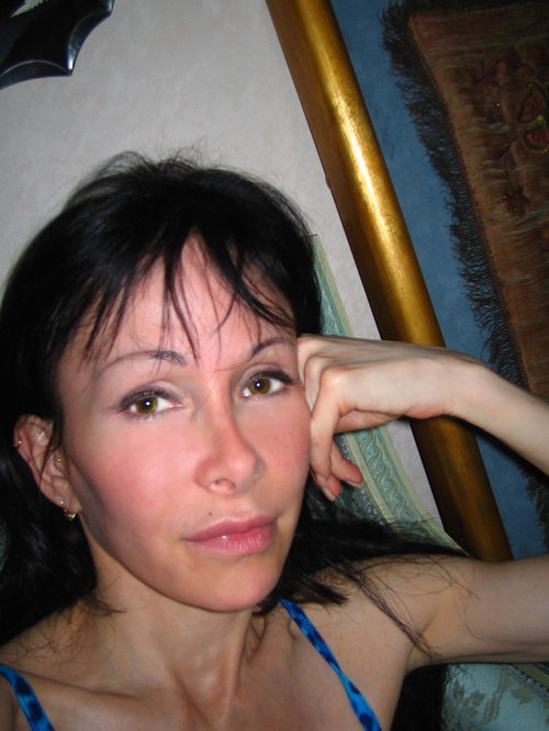 French woman photographer, member of Peta, working on Women identity, deciphering anorexic language, meaning of life with logotherapy. Focus on Animal rights.