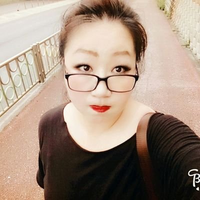 khk02270512's profile picture. 난의 꽃처럼 은은한 향기를 퍼트리고 싶은 필명 난실이라고 합니다