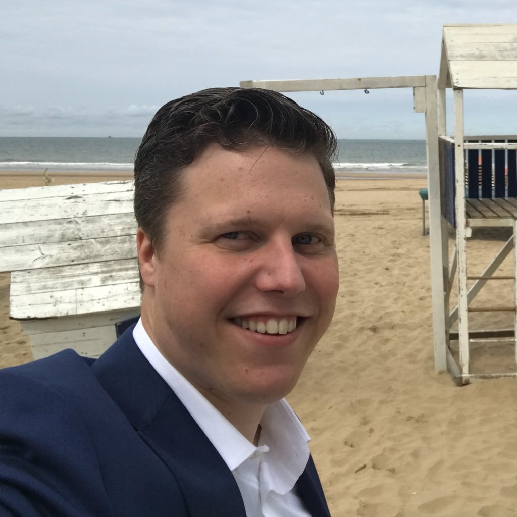 #Zeist, Controller, Getrouwd, Vader, Waterpolo 🤽🏻♂️, Master of Science (MSc) - Tweets = persoonlijke mening. Kijkt soms slechte tv-programma’s