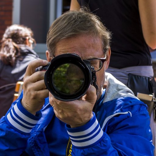 Journalist De Twentsche Courant Tubantia, Stadsred. Enschede. Kunst met K en k. Enthousiast hobbyfotograaf. Vz. Fotogroep Haaksbergen. Cie. Beeldende Kunst.