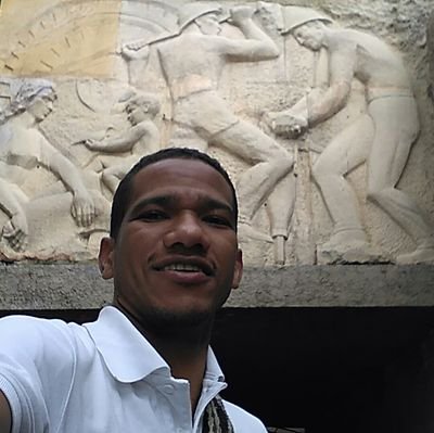 Colombiano, artist-a, MSc Energy Science, ingeniero-engineer, project manager,