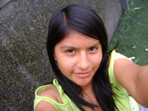 naci en lima peru el 13 de junio de 1995 aoa dtoy en 4 de secundaria en el colegio manuel polo jimenez tengo 15 años