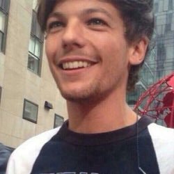 Fear spreads, but fortunately love does too 🌷 // Main acc: @liveharrydream