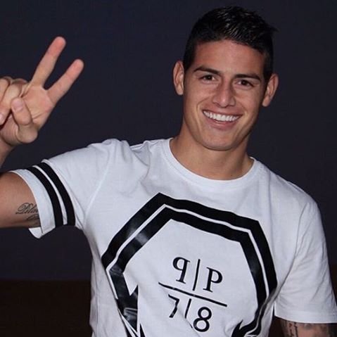 Club de fans de @jamesdrodriguez. Siguenos, encontrarás datos, fichajes, curiosidades y mucho más de la estrella colombiana.