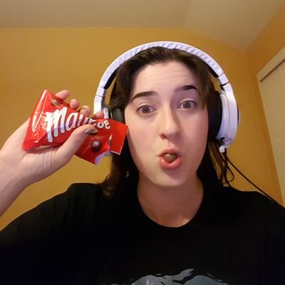 I'm a new streamer on https://t.co/3OEMsb3EaK. I'm just getting started so I'm working on posting some content soon. Come hang out with me at https://t.co/IrGEYT5zTI 😄