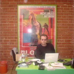 sendergram's profile picture. Developer, Photographer, Producer
https://t.co/0GLRT1wY9Q