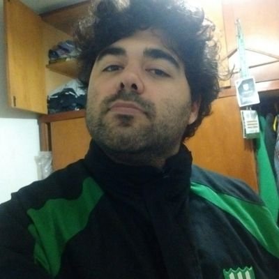 Estudiante de sociologia en la Uba, casi cocinero y representante de El Desban. De bebedores entrenados..
 Soy de virgo(?)