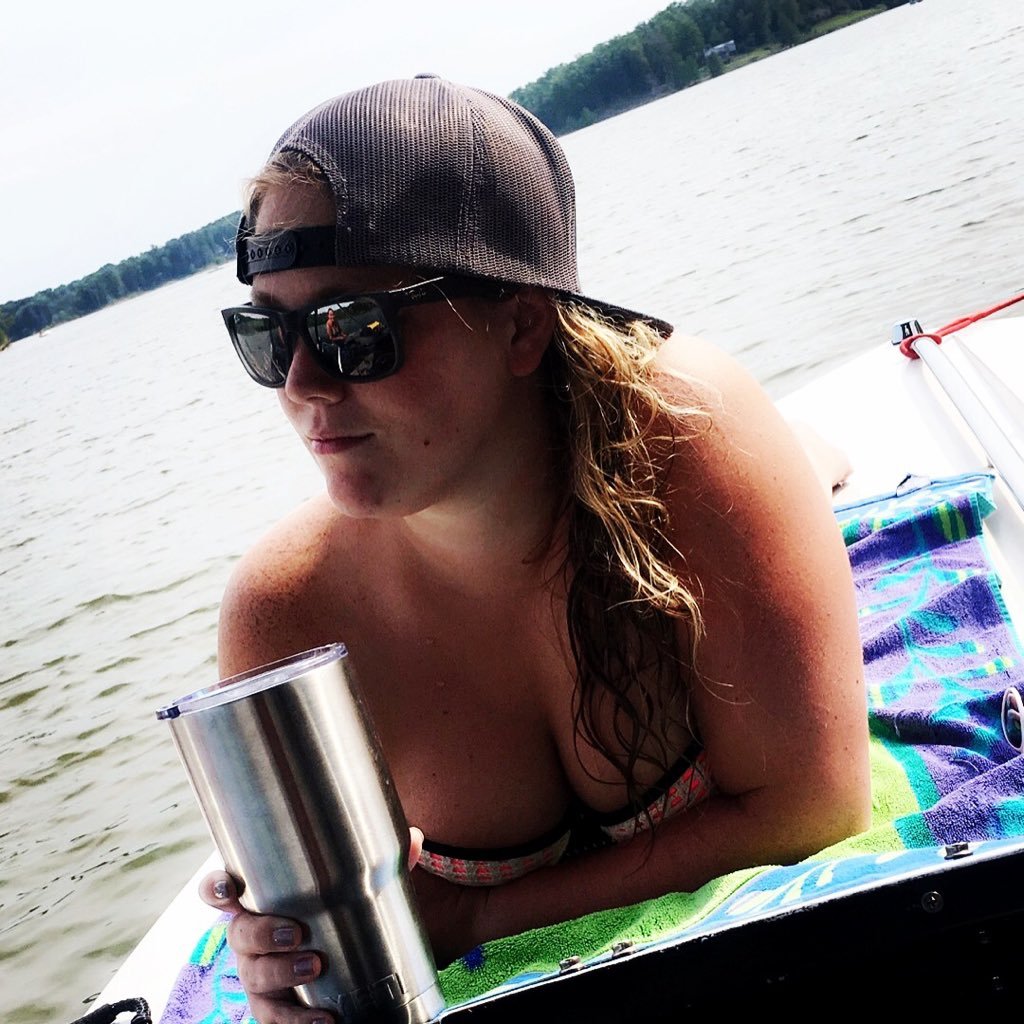 makroe17's profile picture. 