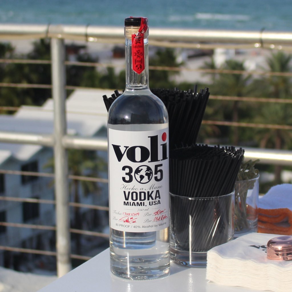 Made Of Florida Corn 🌽 • Gluten Free • NON GMO • Drink Responsibly • Be Of Legal Drinking Age #voli305vodka #iLov