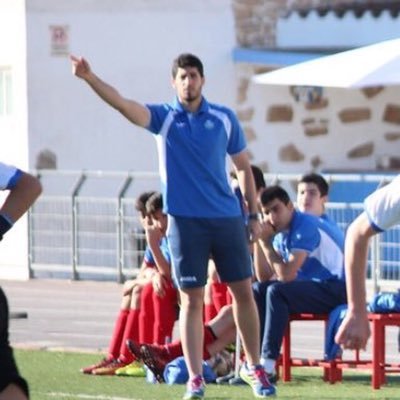 Agente Comercial en ElPozo Alimentacion. Alumno en Ingeniero Informático. Titulo de TAFAD. Entrenador de futbol nivel II. Racing Akra.